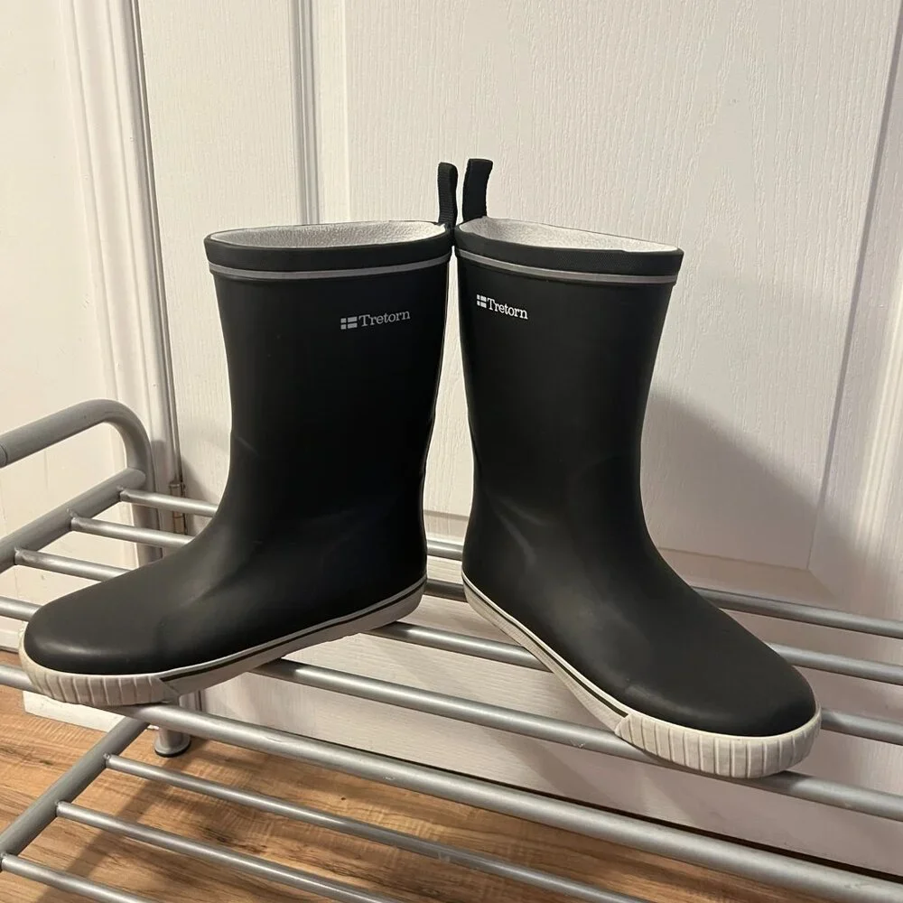 Tretorn Rain Boots Black Pull On Size 7 US 37 EU - Picture 2 of 7